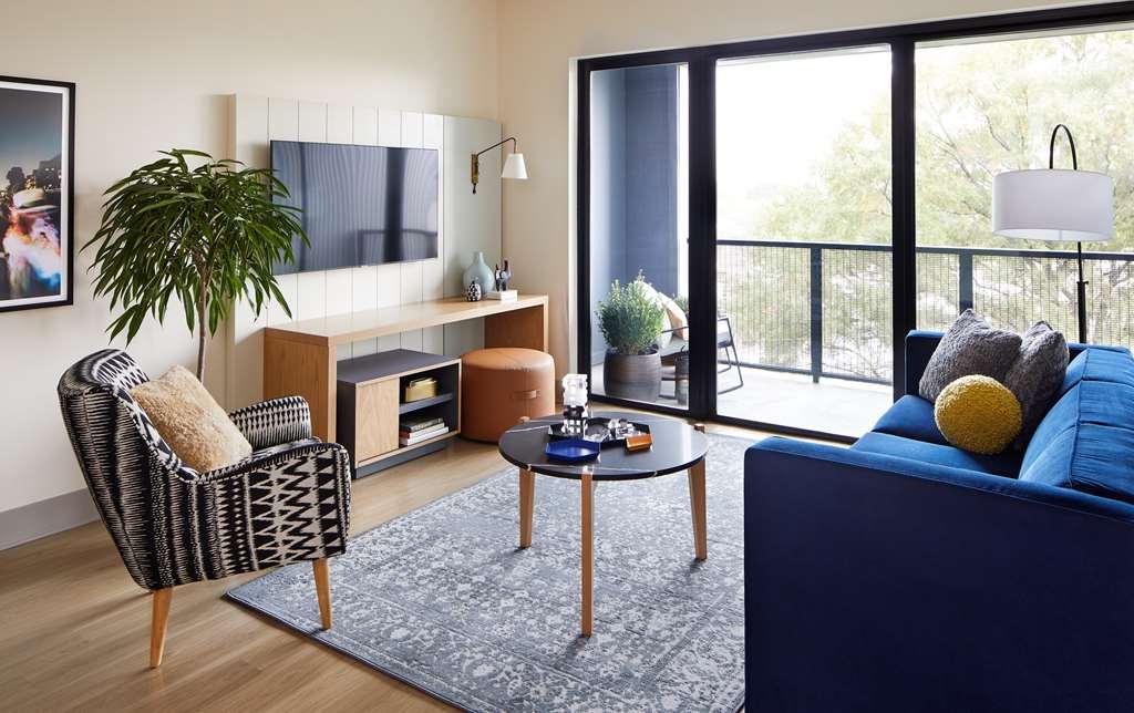 Sentral West Midtown At Star Metals Atlanta Room photo